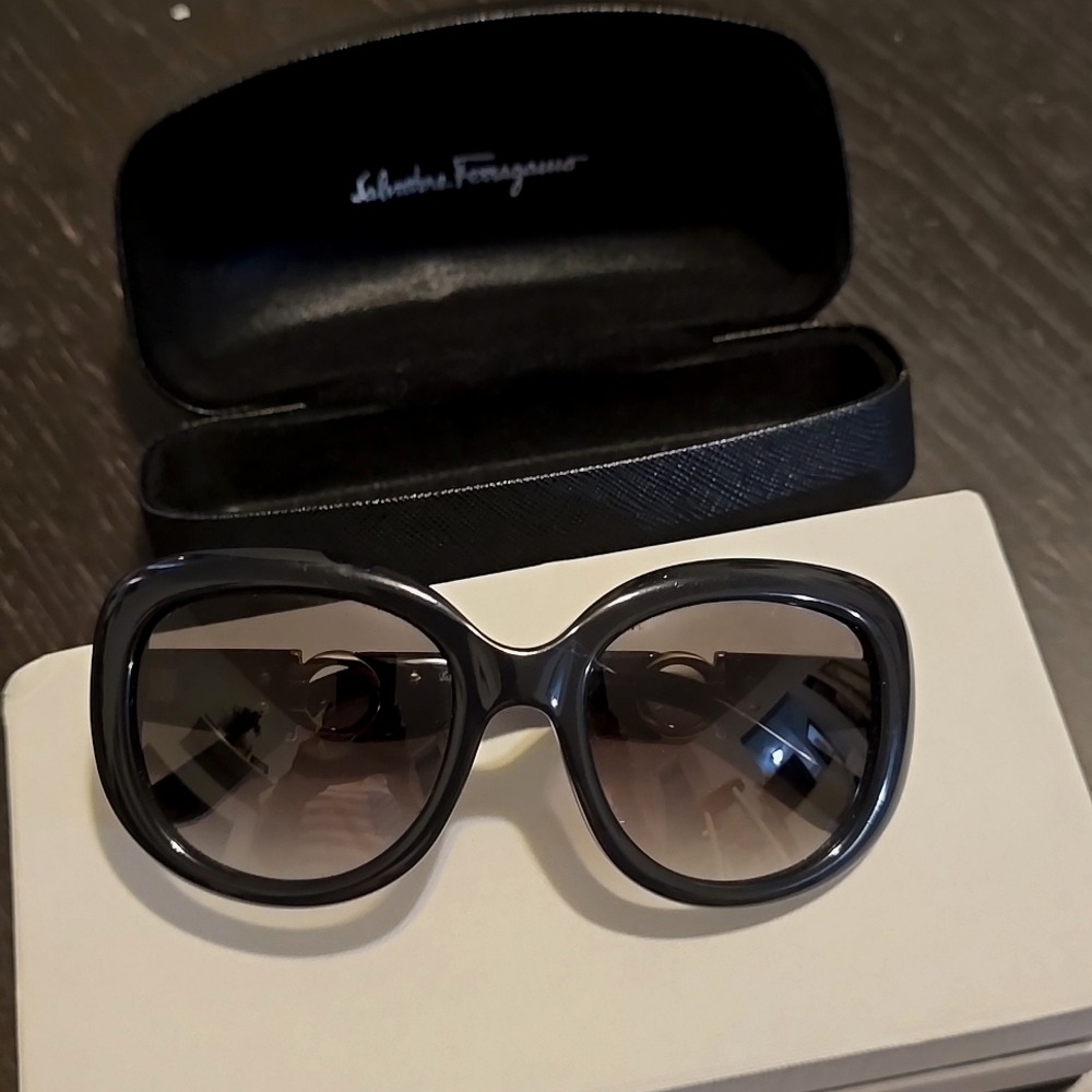 Salvatore Ferragamo Black Oversized Sunglasses